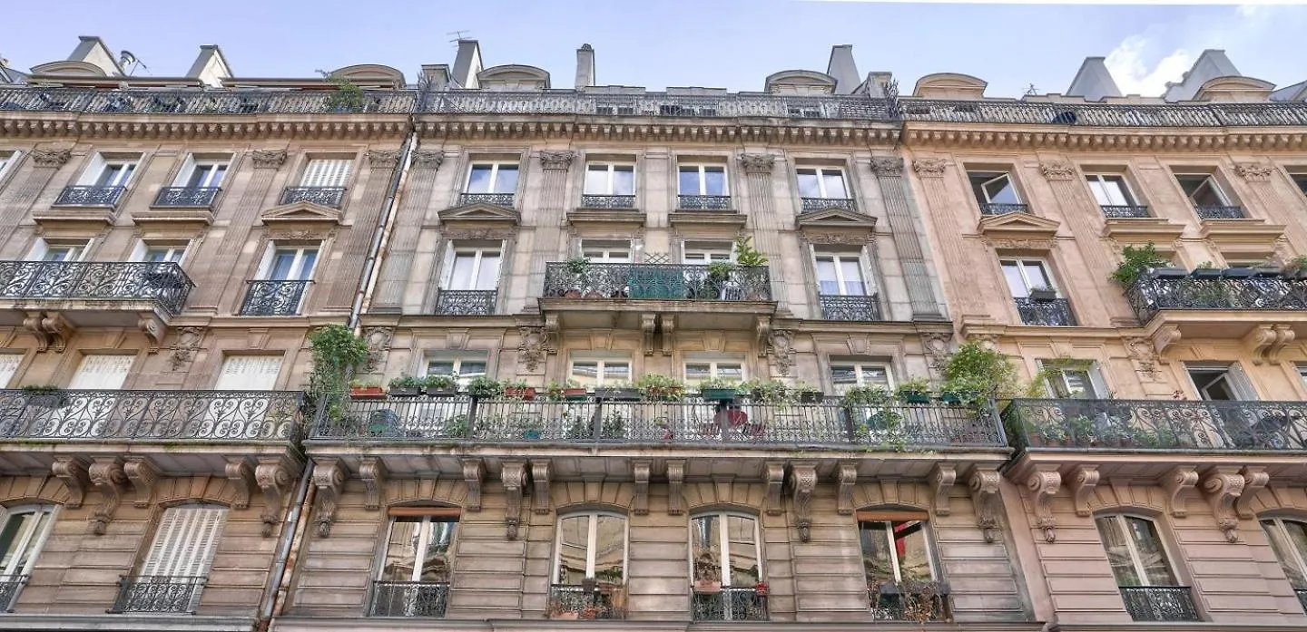 Appartement Confortable Et Central Paris 8
