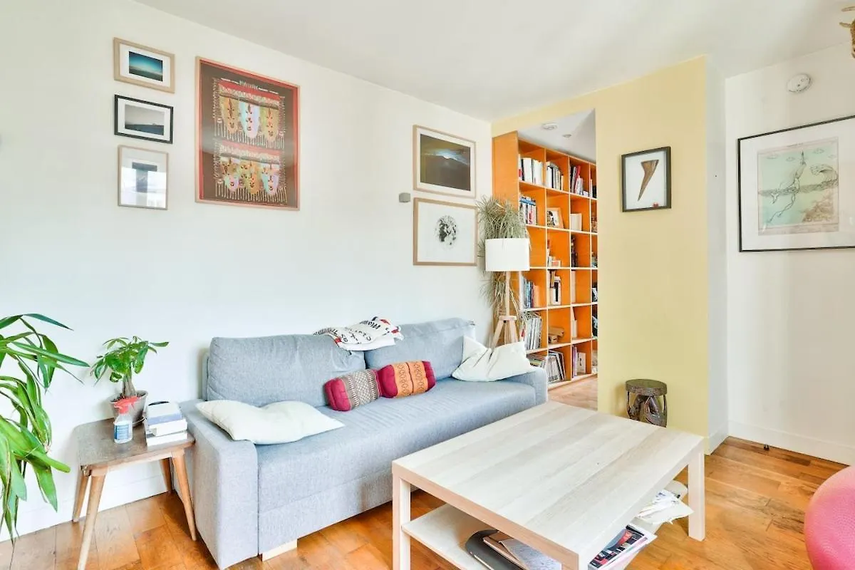 Appartement Confortable Et Central Paris 8 location