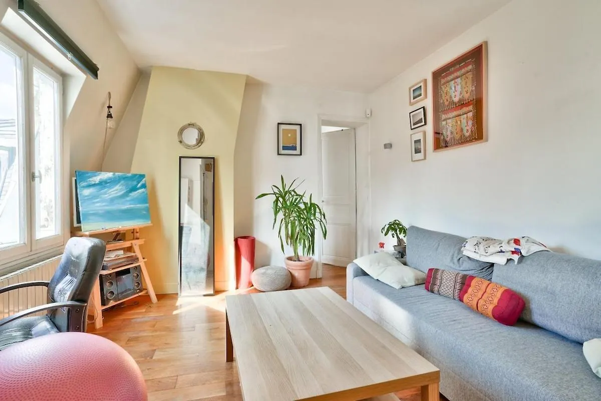 Appartement Confortable Et Central Paris 8 France